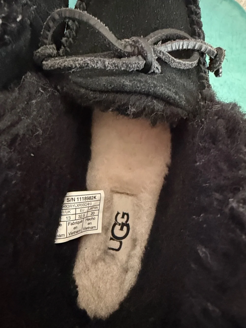 UGG Alena Black Suede Sheepskin Wool-lined Cuff Moccasin Shoes slippers Girls 3
